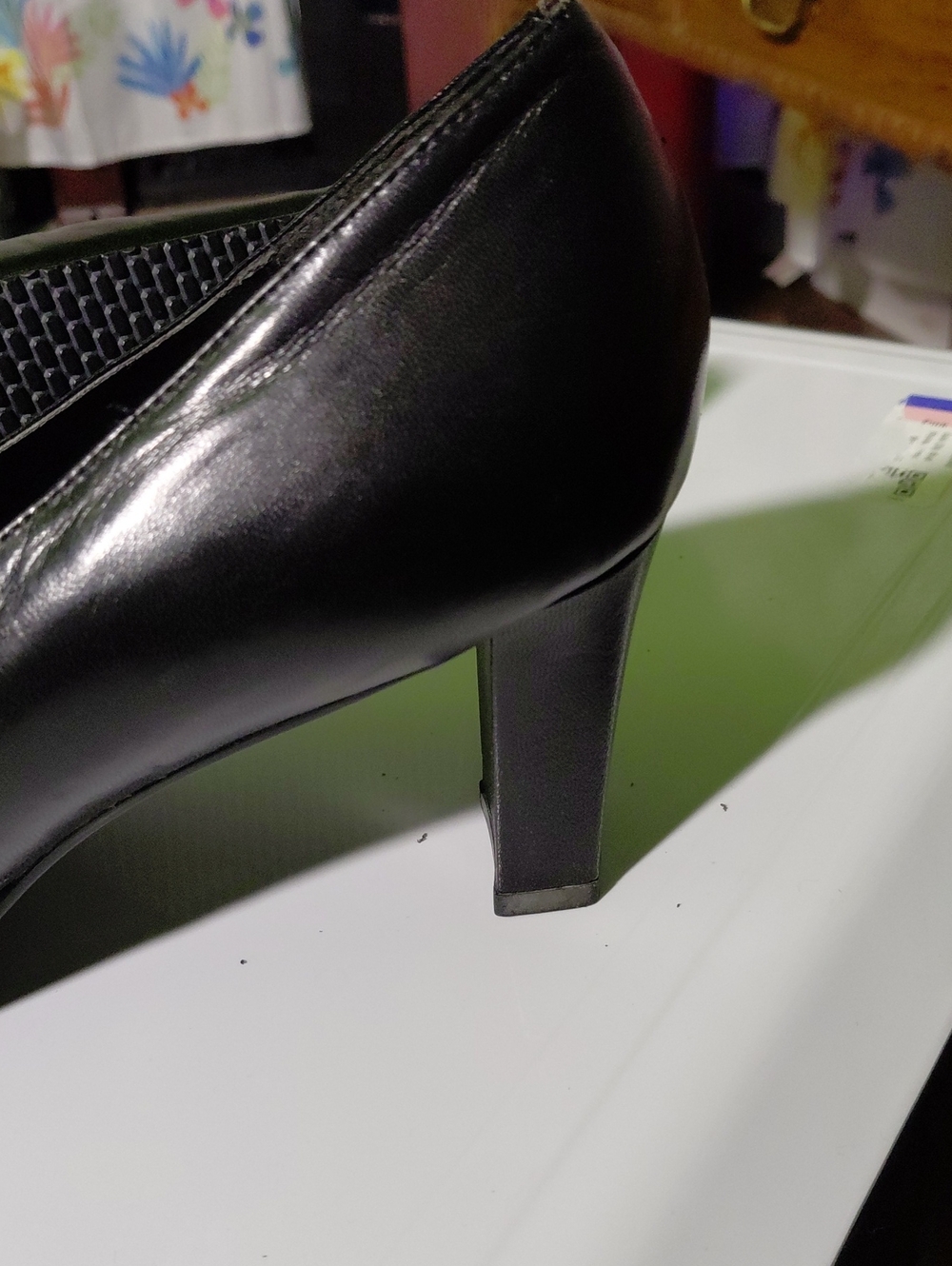 Leslie Fay Black Pointed Toe Pumps - Picture 5 of 8
